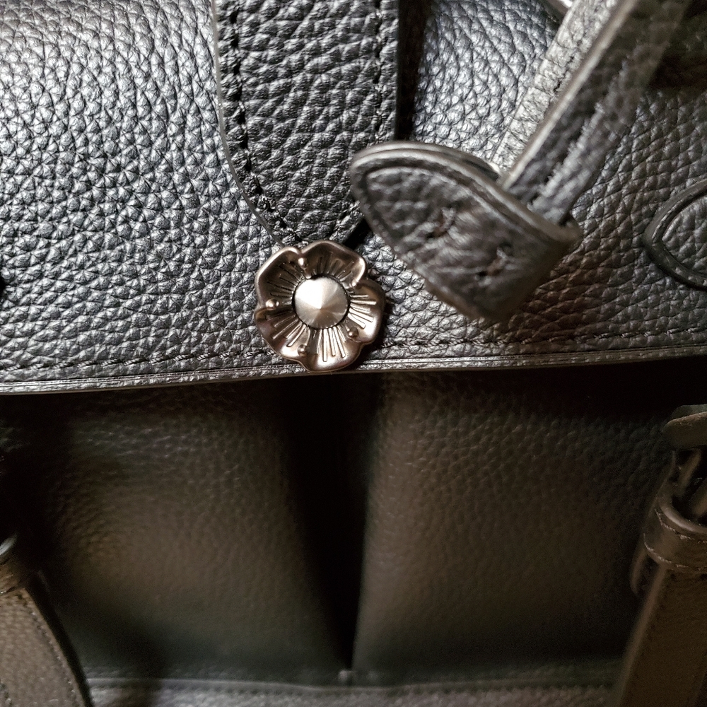 ❌SOLD❌ Large Leather Coach Backpack - Picture 7 of 16